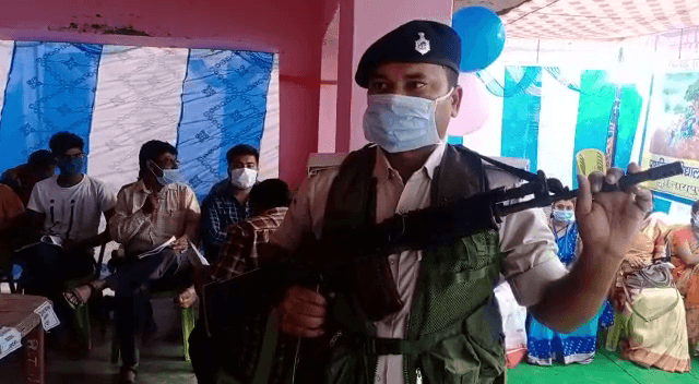 आदर्श मतदान केन्द्र पर वोटर के लिए कई सुविधायें