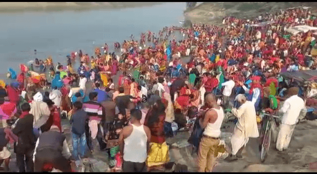 माघी पूर्णिमा के अवसर पर स्नान के लिए गंगा के सिमरिया समेत कई घाटों पर लगी श्रद्धालुओं की भीड़
