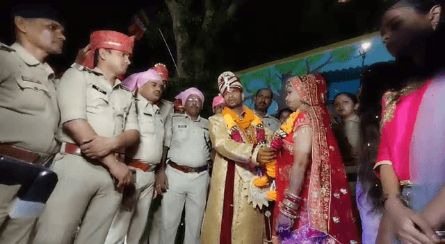 जब मां-पिता ने प्रेमी-प्रेमिका की शादी कराने से किया इंकार..तो थानेदार नें धूमधाम से खुद किया कन्यादान