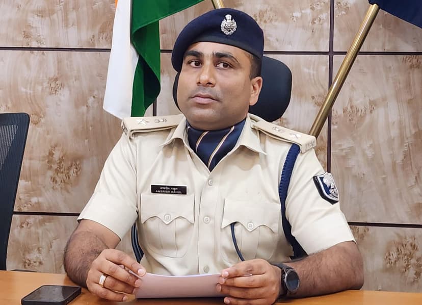 नवादा में योजना बनाते तीन अपराधी हथियार के साथ धरा गए..