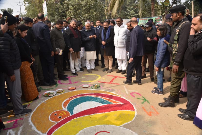 दरभंगा में समाधान यात्रा पर CM नीतीश ...प्रो चंद्रशेखर, मखाना और एम्स पर दिया बड़ा बयान..