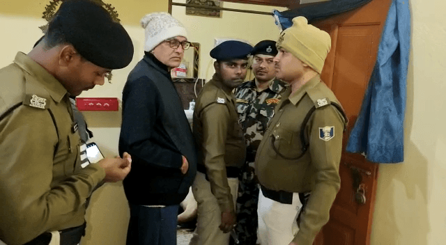 भोजपुर में BJP से जुड़े प्रोफेसर दंपती की घर में घुसकर हत्या..