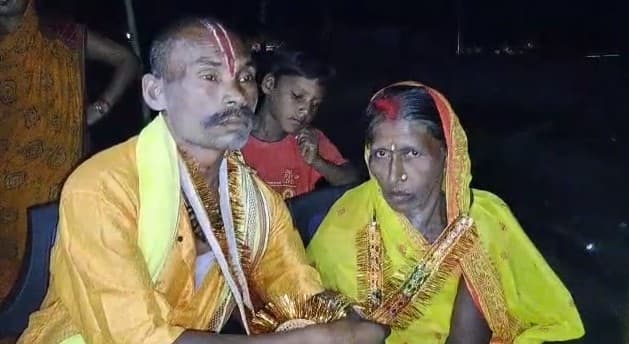 अग्नि के सात फेरे लेकर थामा एक-दूसरे का हाथ, वीडियो वायरल