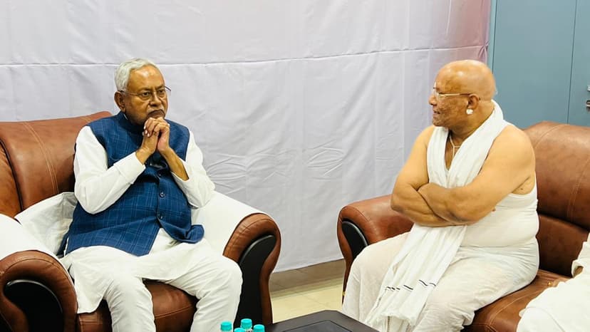 पूर्व डिप्टी CM तारकिशोर प्रसाद के पिता को दी श्रद्धांजलि, परिजनों से की मुलाकात