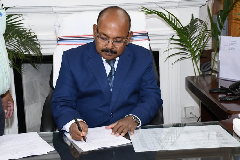 शेखपुरा के जिला जज राजकुमार ने संभाला बिहार विधानसभा के सचिव का पदभार, अध्यक्ष से की मुलाकात