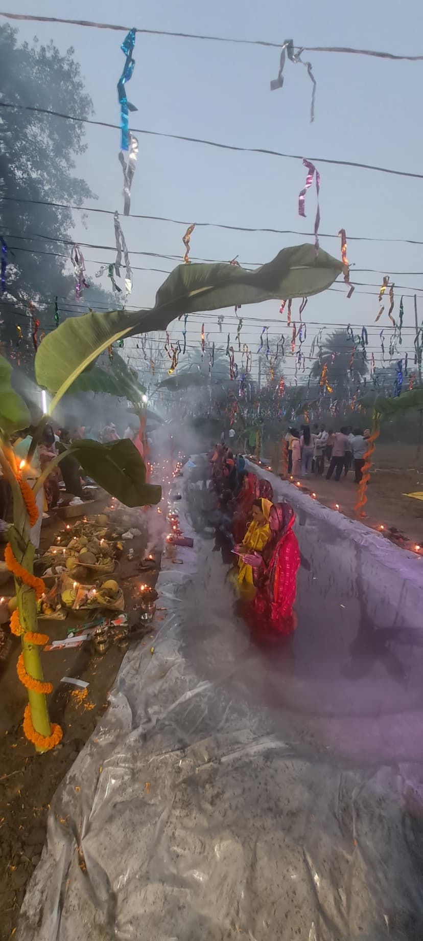 उदयमान सूर्य को अर्घ्य के साथ ही छठ संपन्न,दिखा आपसी भाईचारा,देखें तस्वीरें..