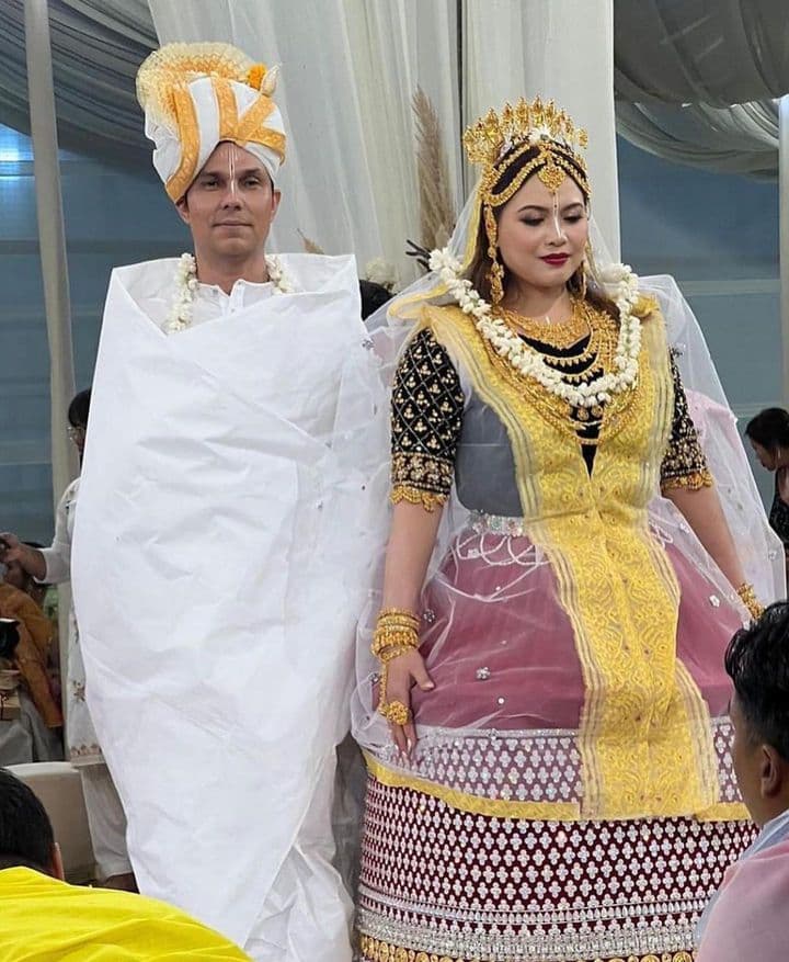 दोस्त संग मैतेई रीति रिवाज से रचाया ब्याह, फोटो वायरल