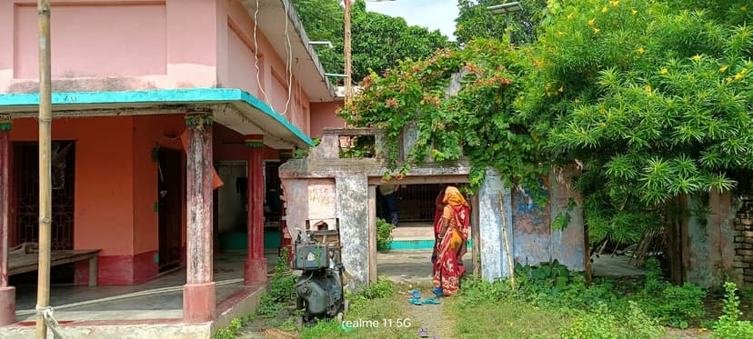 ग्रामीणों ने खदेड़कर एक चोर को पकडा, खंभे से बांधकर रखा, सड़क जाम कर किया प्रदर्शन