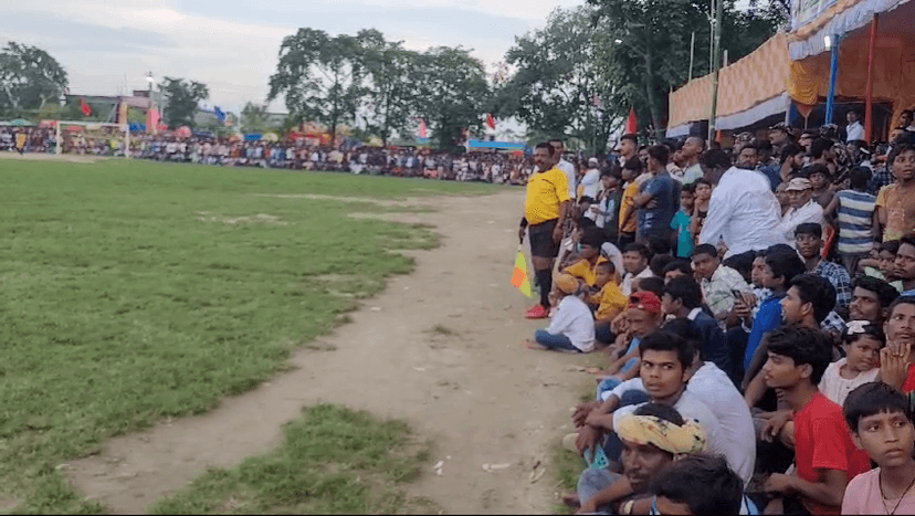 पूर्णिया के झील टोला में 15 दिवसीय फुटबॉल टूर्नामेंट, नेपाल की टीम ने भी लिया हिस्सा