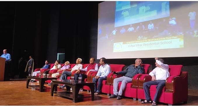 विद्या विहार आवासीय विद्यालय का पर्यावरण संरक्षण पर जोर, 180 किलोवाट ऑन ग्रिड सौर ऊर्जा संयंत्र का हुआ उद्घाटन