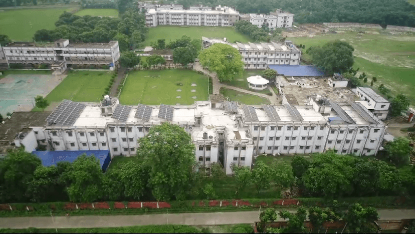 बड़े पैमाने पर बिजली का उत्पादन, निजी स्कूल में 180 केवी का सौर्य ऊर्जा उत्पादन प्लांट लगाया गया