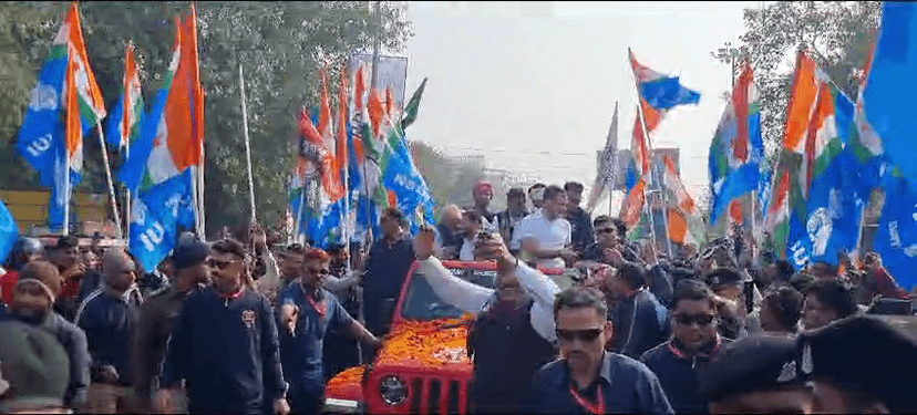 जब राहुल गांधी के सारथी बने तेजस्वी यादव,तो कार्यकर्ताओं का जोश हुआ हाई..