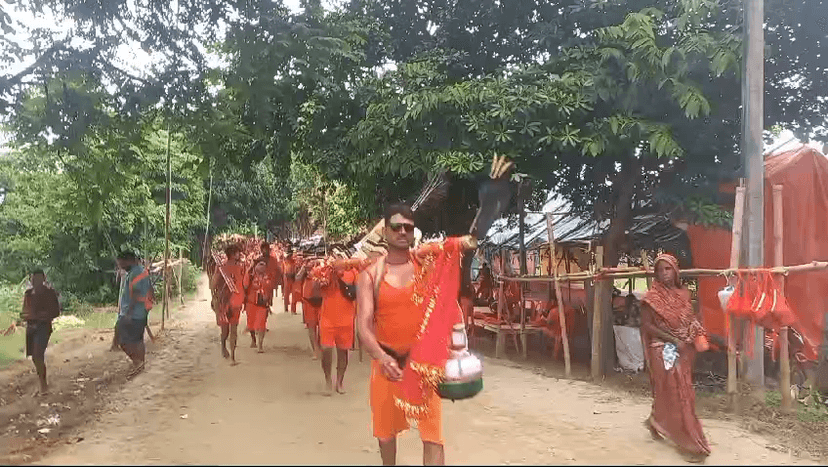 मध्यप्रदेश के कांवरियों की अनूठी शिव भक्ति, 54 फीट का कांवर लेकर चल पड़े बाबा बैद्यनाथ धाम