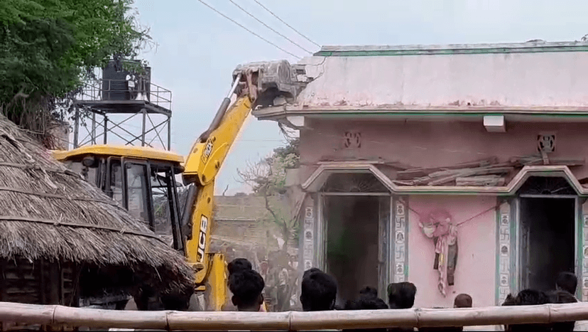 मुजफ्फरपुर में अतिक्रमण हटाओ अभियान, 114 परिवारों को चिन्हित कर चला बुलडोजर