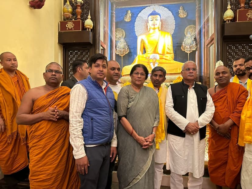 छत्तीसगढ़ के पूर्व सीएम भूपेश बघेल ने महाबोधी मंदिर का किया दर्शन, कही ये बात