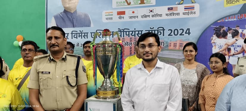ट्रॉफी गौरव यात्रा का स्पोर्ट्स कॉम्प्लेक्स सिकंदरपुर में हुआ भव्य स्वागत, डीएम और एसएसपी ने ट्रॉफी गौरव यात्रा का किया स्वागत