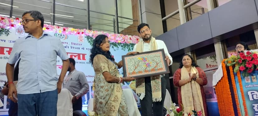 बिहार सरस मेला का शुभारंभ, लगे 130 से अधिक स्टॉल, हस्तशिल्प कलाकृतियों की भी दिखी झलक