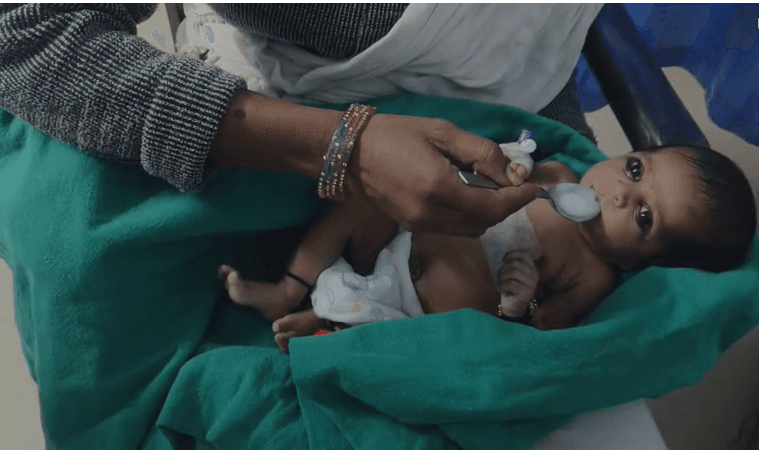 भोजपुर में खेल मैदान में नवजात बच्ची को फेंका, ठंड से बिगड़ी बच्ची की हालत