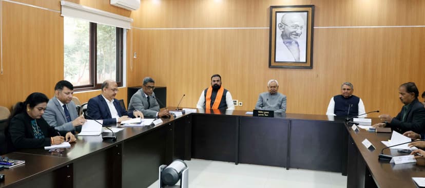 मुख्यमंत्री ने प्रगति यात्रा के दौरान घोषित विकास योजनाओं की उच्चस्तरीय समीक्षा की, तेजी से कार्य पूर्ण करने का दिया निर्देश