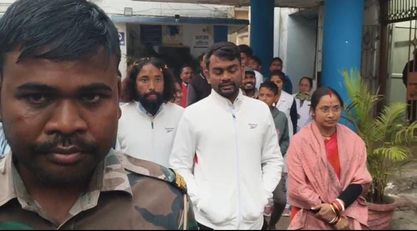 सरायकेला सदर अस्पताल में जेएलकेएम सुप्रीमो जयराम महतो की रोकी एंट्री, जानिए क्यों