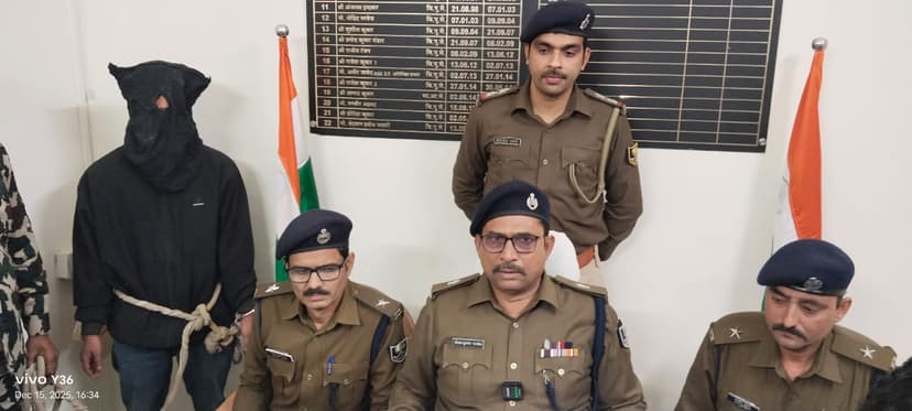 मुंबई में मजदूरी कर रहा था 1 लाख का इनामी