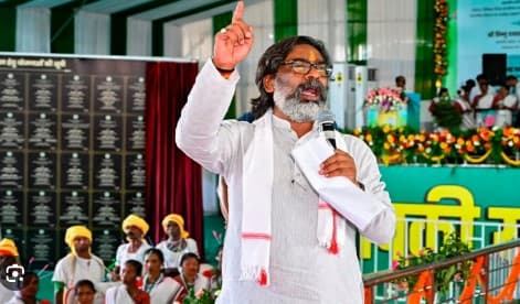 हेमंत सोरेन और कल्पना सोरेन ने पार्टी कार्यकर्ताओं को किया संबोधित