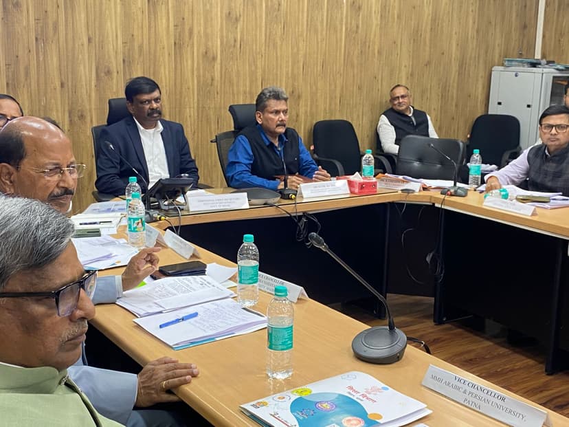 बिहार में उच्च शिक्षा सुधार पर हुआ मंथन, शिक्षा मंत्री की अध्यक्षता में कुलपतियों की हुई अहम बैठक