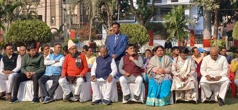 पटना में पं. दीनदयाल उपाध्याय की प्रतिमा का हुआ अनावरण, बिहार बीजेपी के नेताओं ने दी श्रद्धांजलि