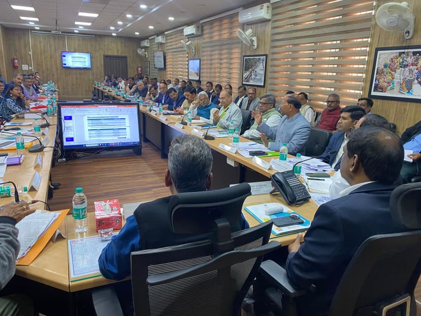 बिहार में उच्च शिक्षा सुधार पर हुआ मंथन, शिक्षा मंत्री की अध्यक्षता में कुलपतियों की हुई अहम बैठक