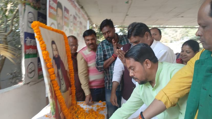 लोजपा (रामविलास) के दफ्तर में मनाई गई संत रविदास जयंती, संदेश को किया गया याद