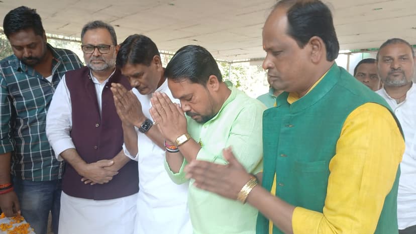 लोजपा (रामविलास) के दफ्तर में मनाई गई संत रविदास जयंती, संदेश को किया गया याद