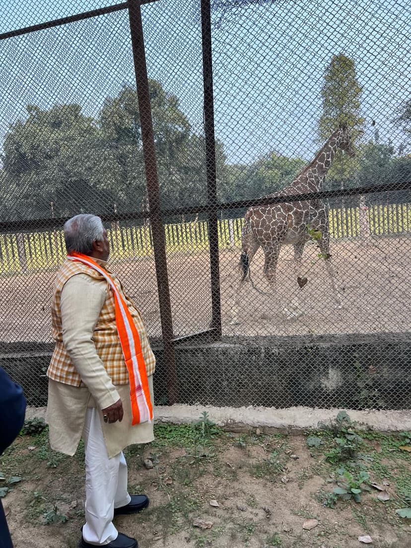 मंत्री प्रेम कुमार ने पटना जू का किया निरीक्षण, ठंड से जानवरों के बचाव के लिए जू पदाधिकारियों को दिए जरूरी निर्देश