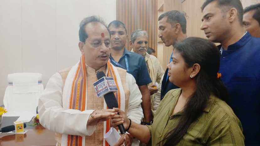 डिप्टी सीएम विजय कुमार सिन्हा ने संभाला कृषि विभाग, पूजा-अर्चना के साथ की शुभ शुरुआत, भ्रष्टाचार मुक्त व्यवस्था का लिया संकल्प