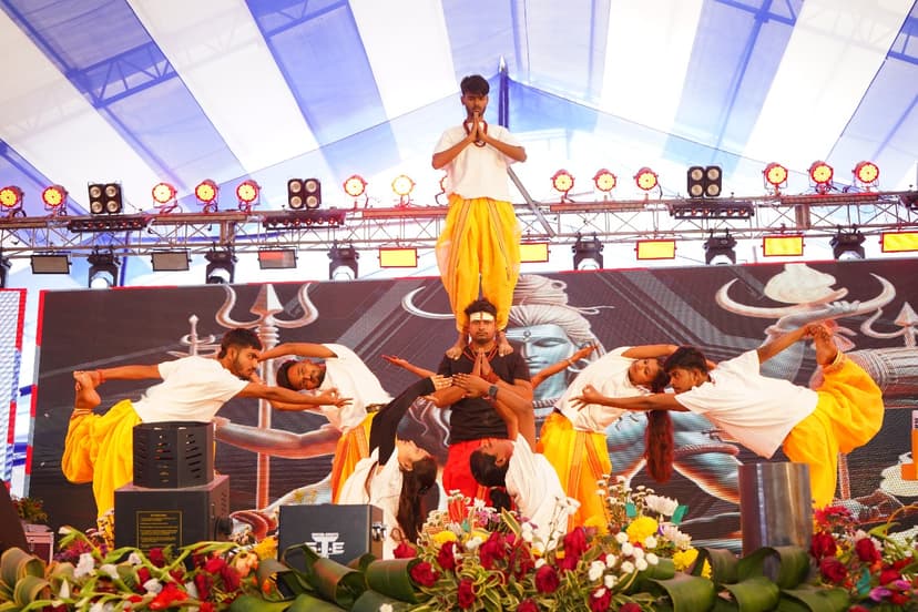 एसके मंडल ग्रुप ऑफ इंस्टीट्यूशंस का 10वां स्थापना दिवस समारोह हर्षोल्लास के साथ संपन्न, राज्यपाल के साथ-साथ कई गणमान्य रहे मौजूद