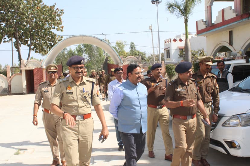 औरैया में सपा सांसद देवेश शाक्य के कॉलेज में SDM से अभद्रता, SP MP, प्रिंसिपल और अध्यापक पर मुकदमा दर्ज