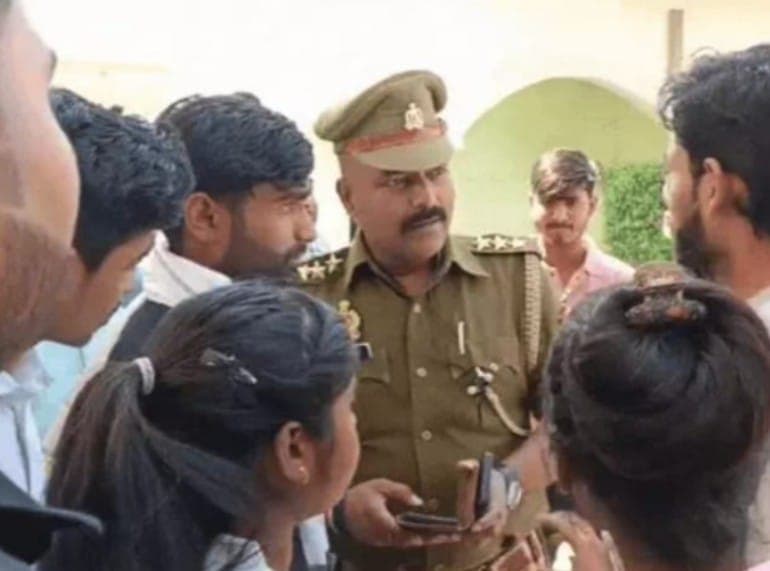 औरैया में सपा सांसद देवेश शाक्य के कॉलेज में SDM से अभद्रता, SP MP, प्रिंसिपल और अध्यापक पर मुकदमा दर्ज