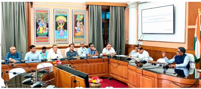 500 मेगावाट रूफटॉप सोलर प्लांट से रोशन होंगे बिहार के सरकारी भवन, जल-जीवन-हरियाली अभियान को मिलेगी नई रफ्तार