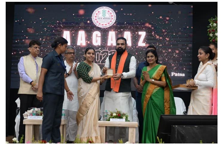 बिहार के युवाओं से संवाद, जन्मभूमि की समृद्धि में योगदान का सीएम सम्राट चौधरी ने किया आह्वान