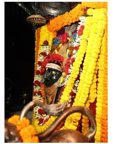 मुख्यमंत्री सम्राट चौधरी ने गोपालगंज स्थित मां थावे भवानी के दरबार में की पूजा-अर्चना