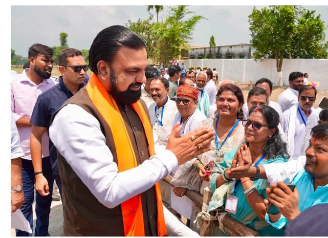 सुपौल में CM सम्राट चौधरी ने पूर्व मुख्यमंत्री जगन्नाथ मिश्र की प्रतिमा का किया अनावरण