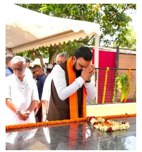सुपौल में CM सम्राट चौधरी ने पूर्व मुख्यमंत्री जगन्नाथ मिश्र की प्रतिमा का किया अनावरण