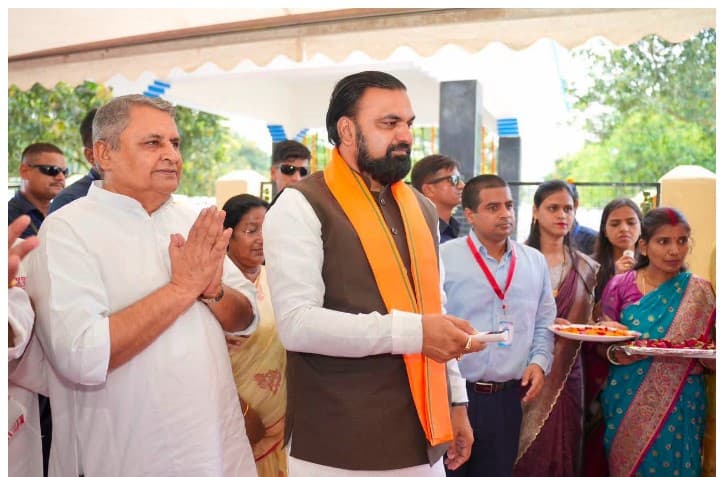 सुपौल में CM सम्राट चौधरी ने पूर्व मुख्यमंत्री जगन्नाथ मिश्र की प्रतिमा का किया अनावरण
