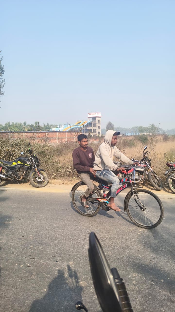 नवादा में भीषण सड़क हादसा ,बाइक सवार दो शिक्षकों में एक शिक्षक की मौत ,दूसरा जख्मी