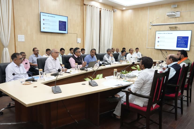 राज्यपाल, मुख्यमंत्री और उच्च शिक्षा मंत्री ने बनाया सुधार का रोडमैप