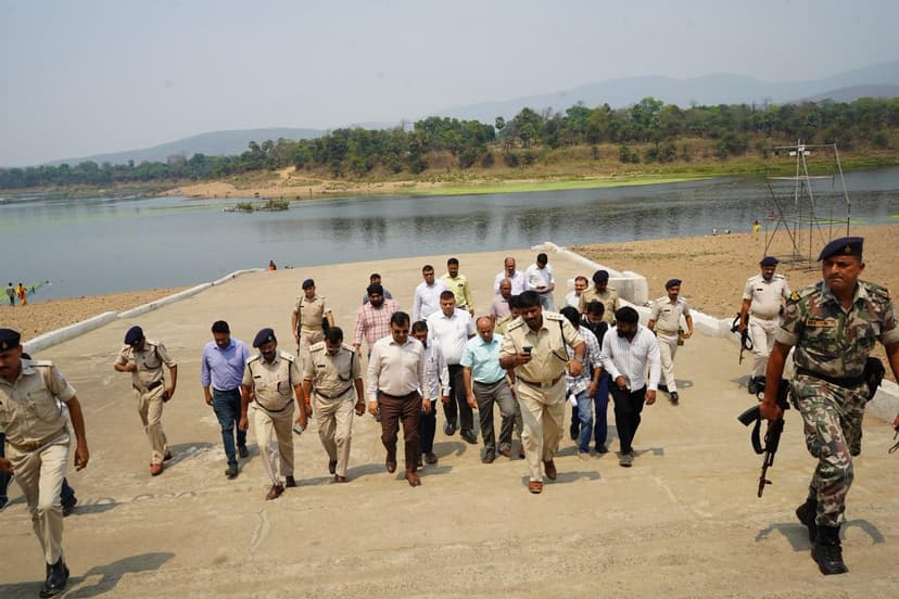 रामनवमी को लेकर जमशेदपुर उपायुक्त द्वारा विसर्जन घाटों का किया गया निरीक्षण