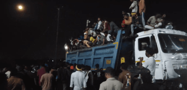 बेरमो पुलिस ने 6 आरोपियों को किया गिरफ्तार,तब जाकर रविवार सुबह हटा जाम,टला बंद