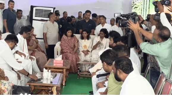 मुख्यमंत्री हेमंत सोरेन ने दी श्रद्धांजलि,तमाम मंत्री-नेताओं ने भी किया पुष्प अर्पित